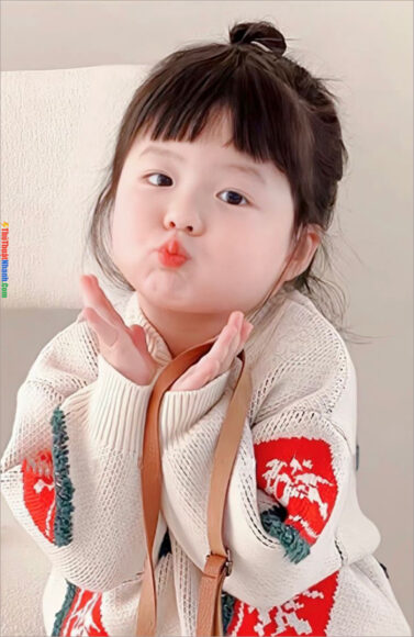 anh-em-be-han-quoc-cute-dang-yeu-vo-tu-cung-muon-xiu-1051
